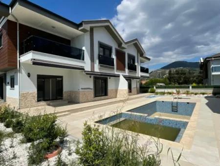 Dalaman Karaçalı'da Satılık İkiz Villa