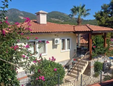 Göcek'te Site İçerisin De 4+1 Satılık Villa