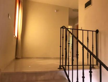 Gürköy Mevkiin De  Tasarım Harikası 3+1 Satılık Villa